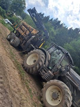 Traktorius VALTRA T193 | Miškų ūkio mašinos | Medžio apdirbimo mašinos | KOMITrade s.r.o.